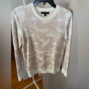Banana Republic Camo Pullover in Pink Blush Global, S